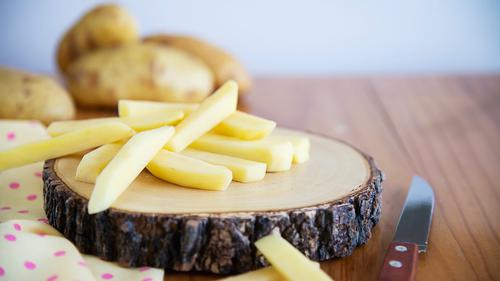 Teknik Memotong Kentang agar Kukusan Pulen dan Beraroma