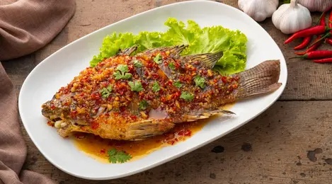 Resep Ikan Goreng Saus Pedas Manado yang Bikin Lidah Bergoyang