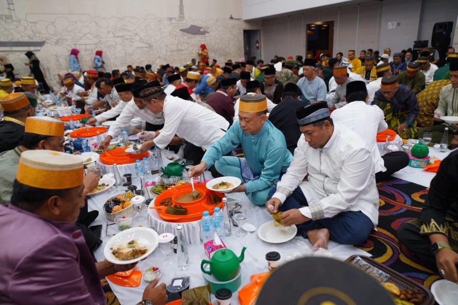 Tradisi Ramadan Tudang Manre Sipulung Satukan Warga Bugis Pontianak
