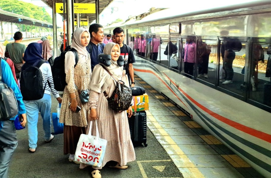 Lonjakan Penumpang KAI Cirebon Jelang Libur Tahun Baru