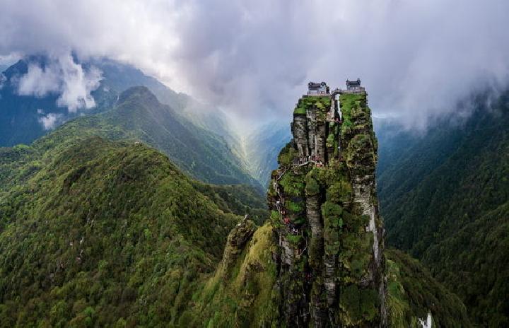 Gunung Fanjingshan: Permata Alam yang Mendunia
