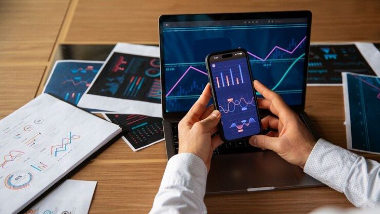 Generasi Muda Beralih ke Investasi Saham, Literasi Keuangan Jadi Tantangan