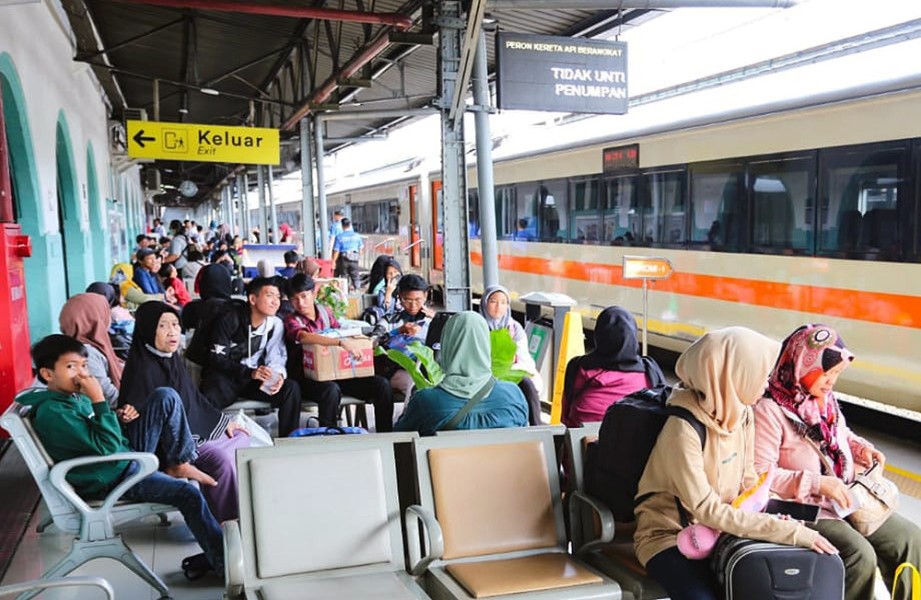 Kereta Api Jadi Pilihan Favorit Pemudik untuk Arus Balik Idul Adha 2025 di Wilayah Daop 1 Jakarta dengan Jumlah Penumpang Meningkat Tajam