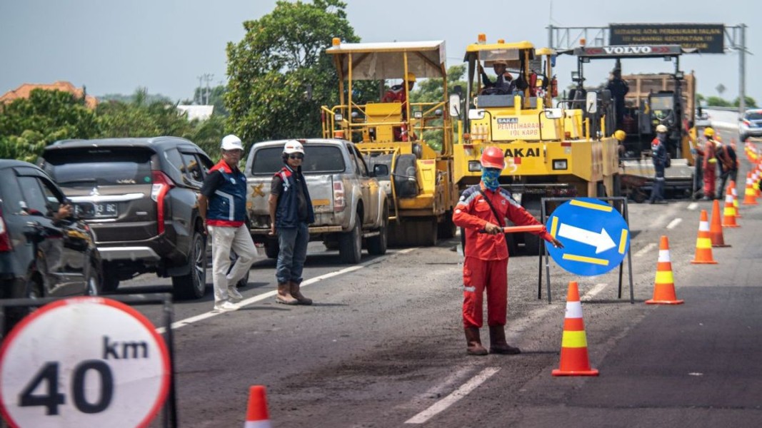 Perbaikan Jalan Tol Terpeka: Hutama Karya Terapkan Skema Lalu Lintas Demi Kenyamanan Pemudik 2025