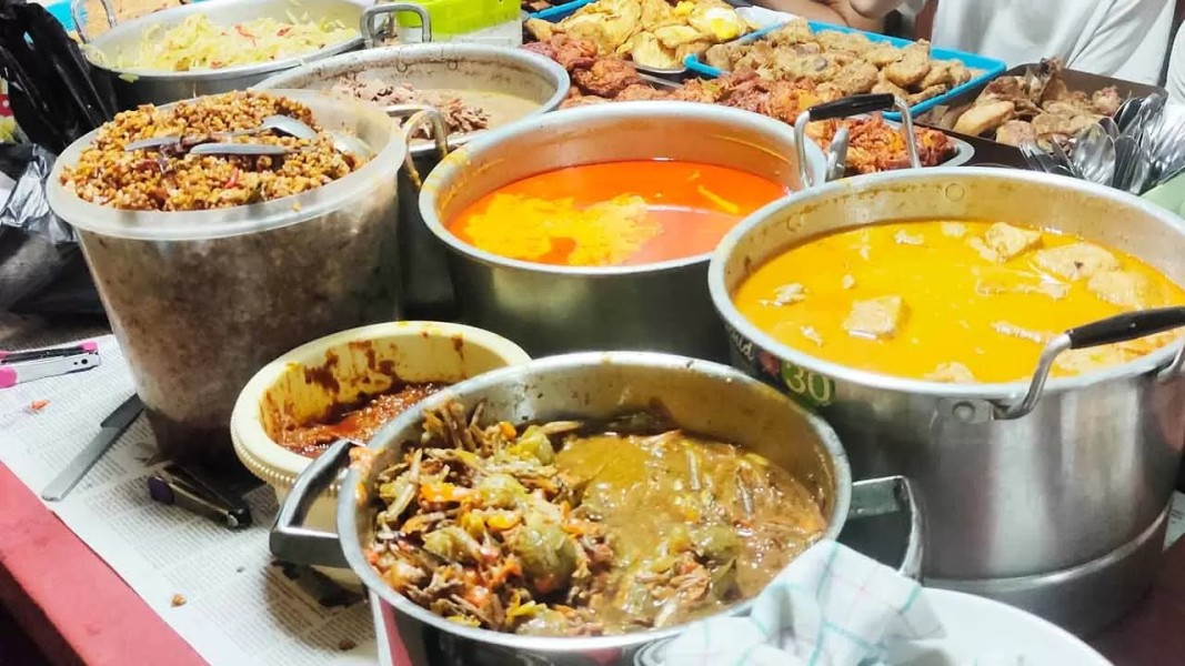 10 Tempat Sahur Dekat Masjid UGM Yang Sering Dikunjungi Mahasiswa