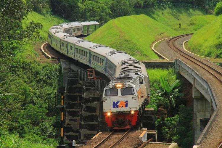PT KAI Hadirkan Promo Tiket Kereta Jarak Jauh Mulai Rp45 Ribu, Pesan Hanya Dua Jam Sebelum Keberangkatan