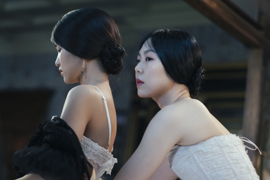 Film Semi Jepang: Sensasi dan Hubungan Mendalam dalam Genre Erotis