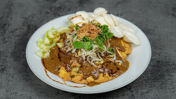 Warisan Kuliner Lokal: Tahu Tek Pak Lee
