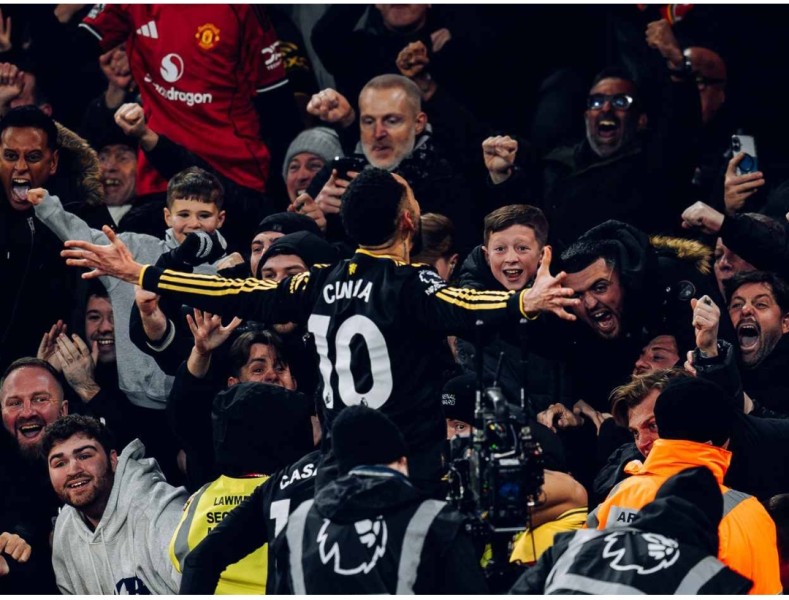 Manchester United Menang Dramatis di Markas Arsenal