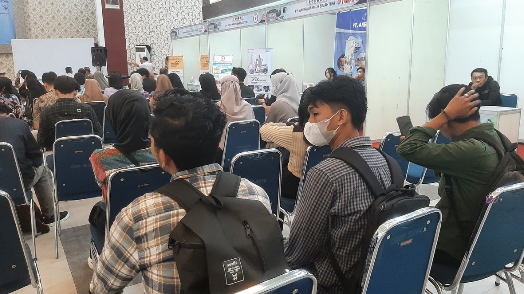 Pratikno Ingatkan Batas Beban Ekonomi Generasi Sandwich Indonesia