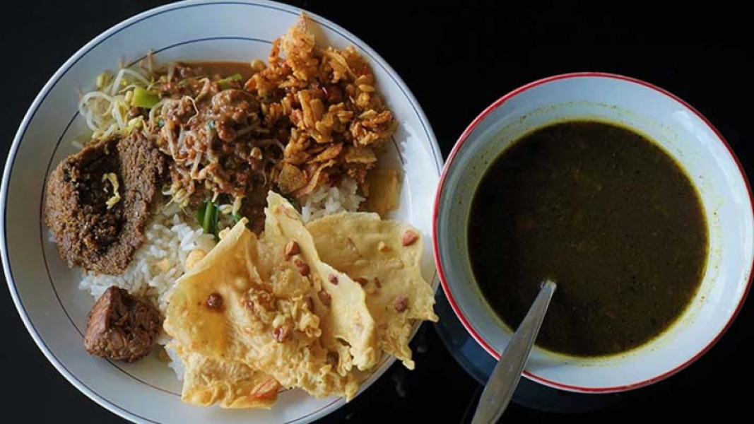 Pecel Rawon Bok Legi, Kuliner Andalan Artis dan Pejabat di Sidoarjo
