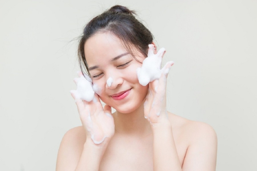 Facial Wash adalah: Manfaat, Cara Menggunakan, dan Tipsnya