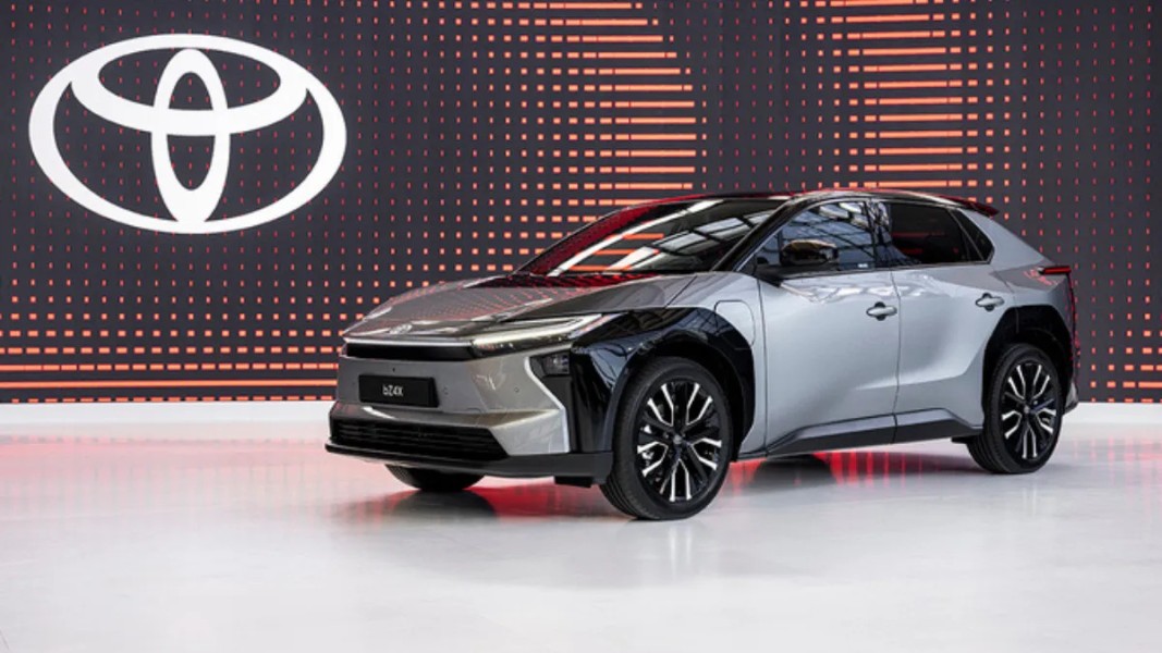 GJAW 2025 Pamerkan Mobil Listrik Hybrid Dorong Penjualan Nasional