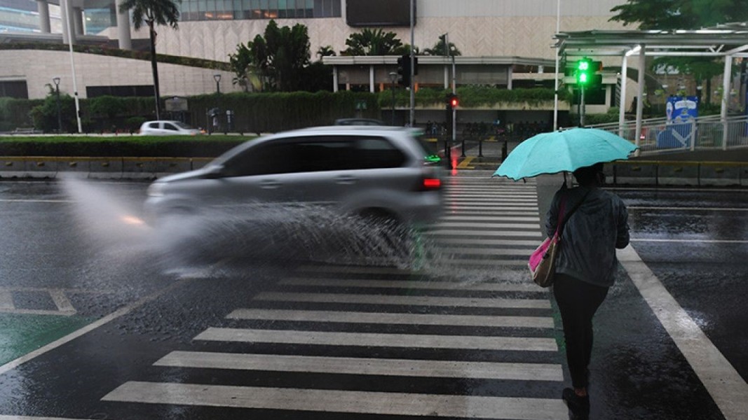 BMKG Prediksi Hujan Ringan Siang Ini, Warga Diminta Waspada Perubahan Cuaca
