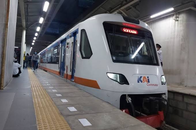 KAI Commuter Siapkan 1.063 Perjalanan KRL dan Tambah Pengamanan pada Hari Buruh 1 Mei 2025