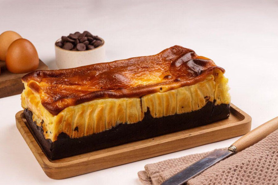Resep Burnt Cheesecake Brownies Viral 2025, Dessert Estetis Favorit Gen Z