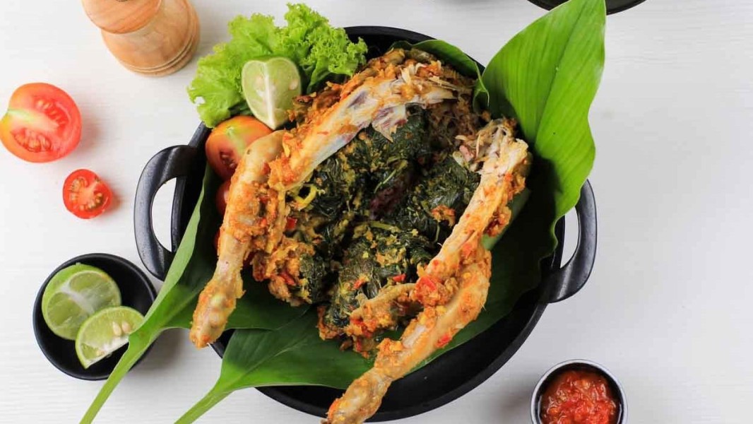 Ayam Betutu, Kuliner Bali Kaya Rempah yang Legendaris