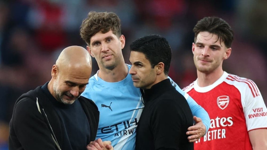 Arsenal dan Manchester City Bersaing Gaet Bek Muda Nathaniel Brown