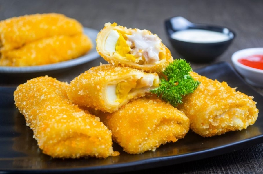 Risol Mayo Menjadi Takjil Kekinian Yang Sangat Laris Manis Saat Ramadan