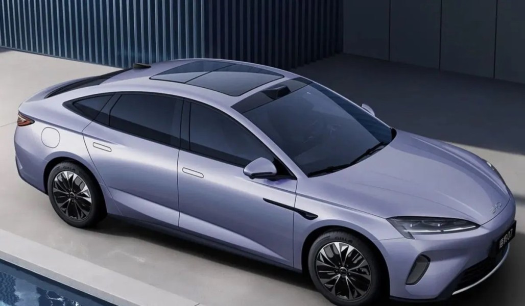 BYD Rilis Gambar Resmi Seal 07 EV Jelang Peluncuran Maret 2026