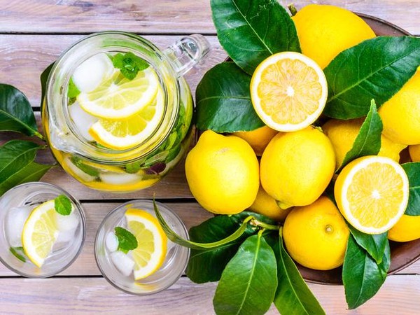 Rekomendasi 6 Minuman Detoks Alami untuk Kesehatan Empedu dan Pencegahan Batu