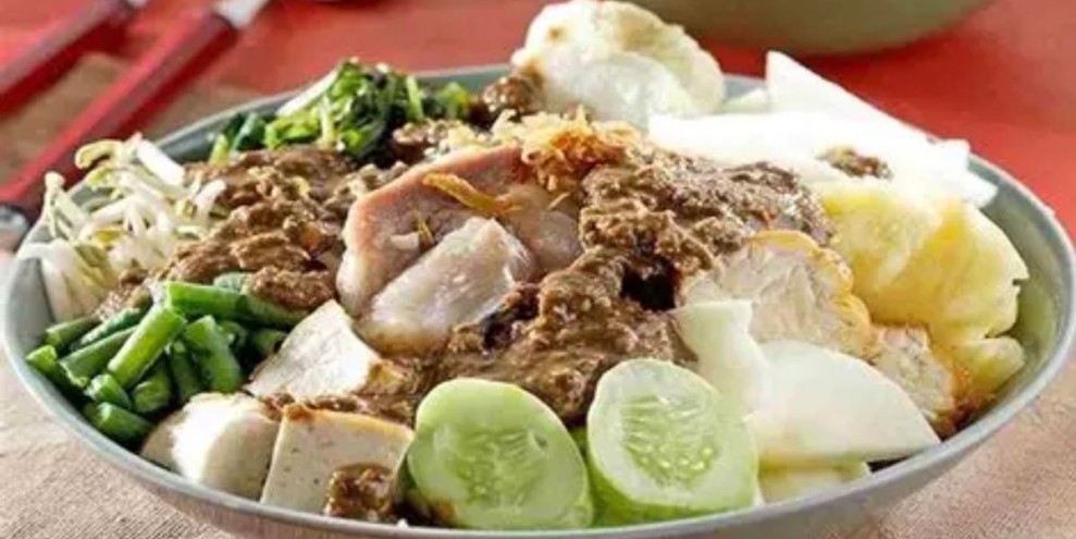 22 Rekomendasi Makanan di Surabaya yang Terkenal & Enak, Wajib Coba!