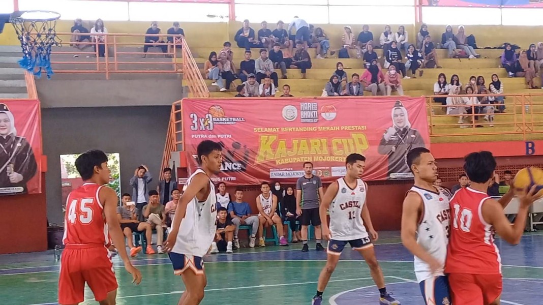 Kajari Mojokerto Beri Semangat dan Arahan untuk Tim Basket