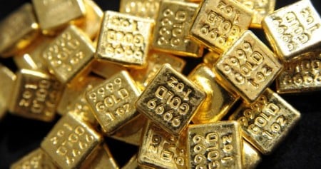 Harga Komoditas Global 25 Februari 2025: Emas dan Batu Bara Menguat, CPO Tertekan