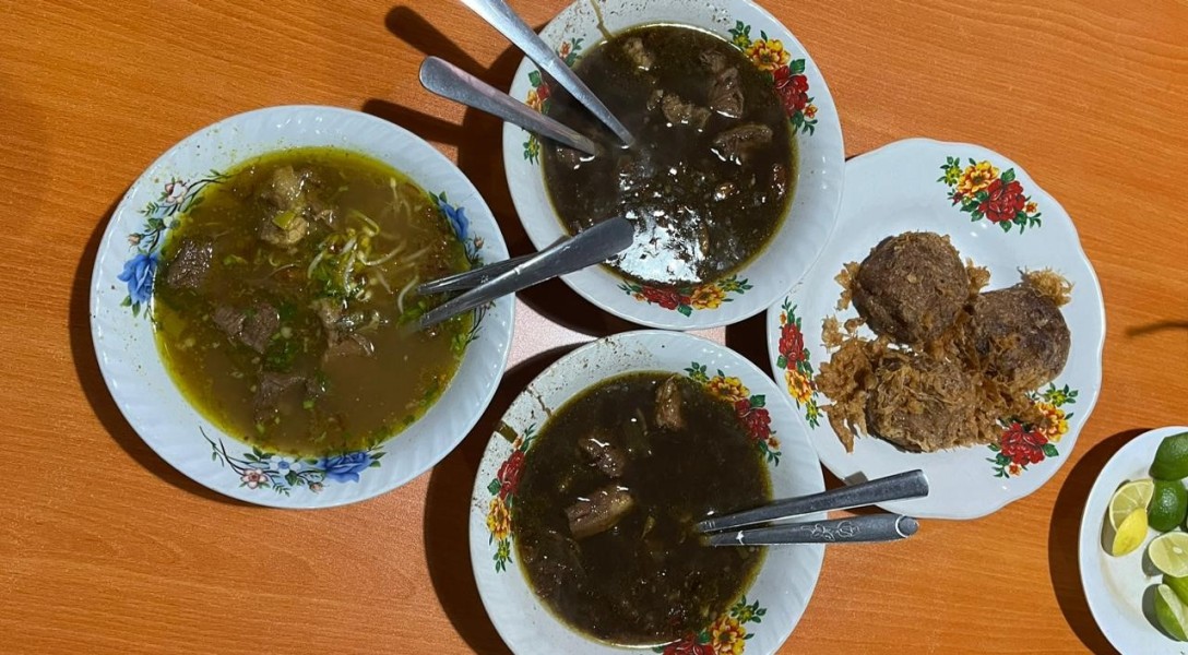 Nikmati Rawon Autentik Surabaya, Berikut Rekomendasi 8 Tempat Paling Lezat yang Harus di Coba