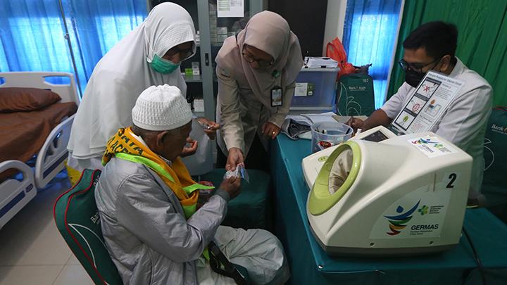 Pemeriksaan Kesehatan Akhir Calon Haji di Asrama Haji Makassar, Pastikan Kelayakan Berangkat ke Arab Saudi