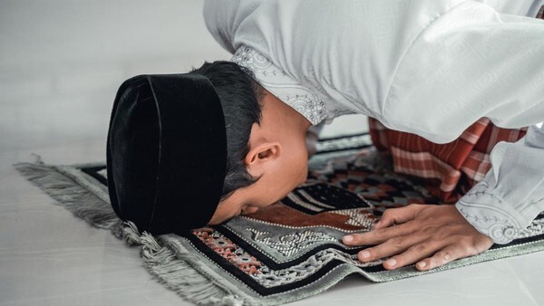 Jadwal Salat Surabaya 3 Oktober 2025 dan Keutamaannya