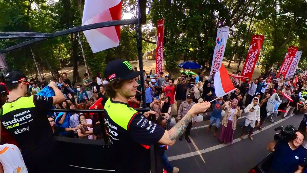 Gemuruh Dukungan Masyarakat di Riders Parade Pertamina Grand Prix of Indonesia 2024