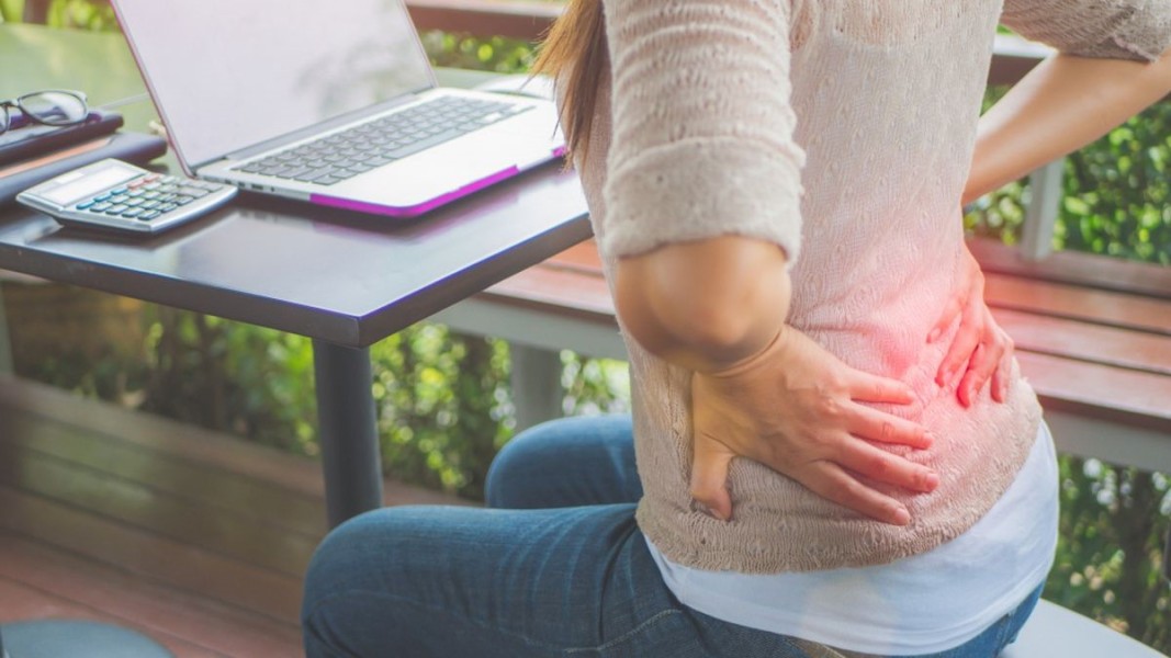 Langkah-Langkah Mudah Meredakan Nyeri Tulang Ekor Saat Duduk Terlalu Lama