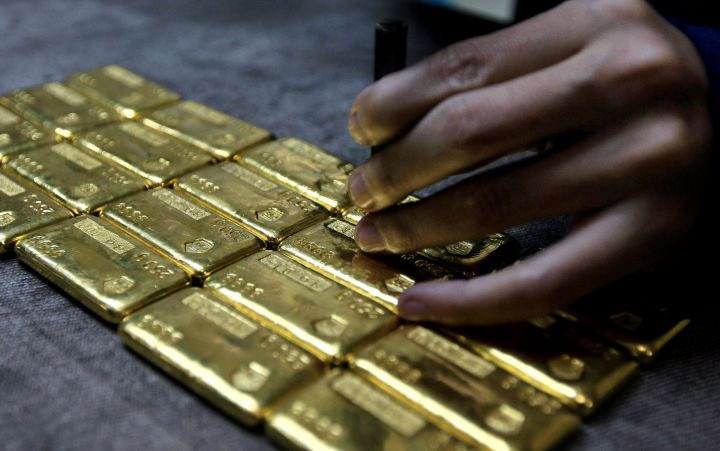 Harga Emas Cetak Rekor Tertinggi: Tren Bullish Diprediksi Terus Berlanjut
