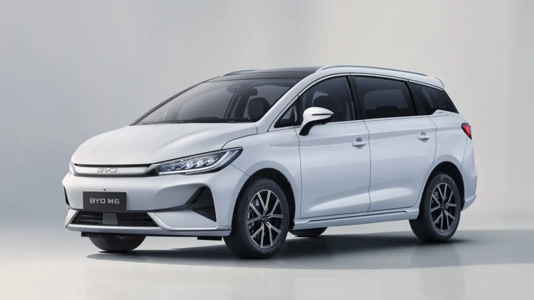 Rekomendasi Mobil Listrik Keluarga Terbaik di Indonesia 2025