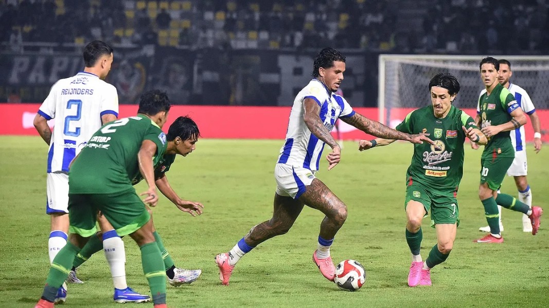 Hasil Persebaya Vs Persib Bandung Imbang Sengit Di GBT