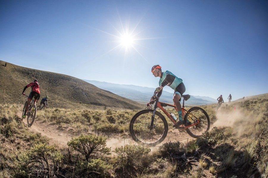 Tips Aman dan Menyenangkan untuk Pemula Mountain Biking