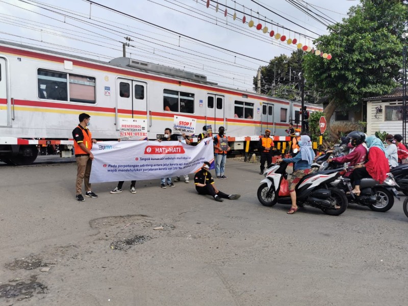 KAI Daop 1 Jakarta Gencarkan Sosialisasi Bahaya Aktivitas di Jalur Kereta Api: Wujudkan Keselamatan Transportasi Rel