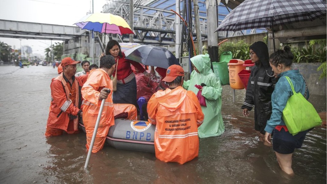 Ribuan Korban Banjir di Jakarta Selatan Kekurangan Logistik, BNPB Siap Tambah Bantuan