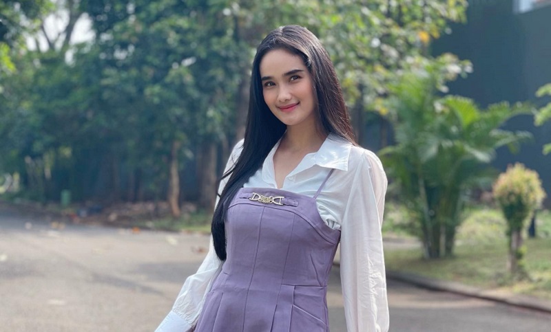 Persaingan Ketat Dunia Hiburan, Faby Marcelia Enggan Menua