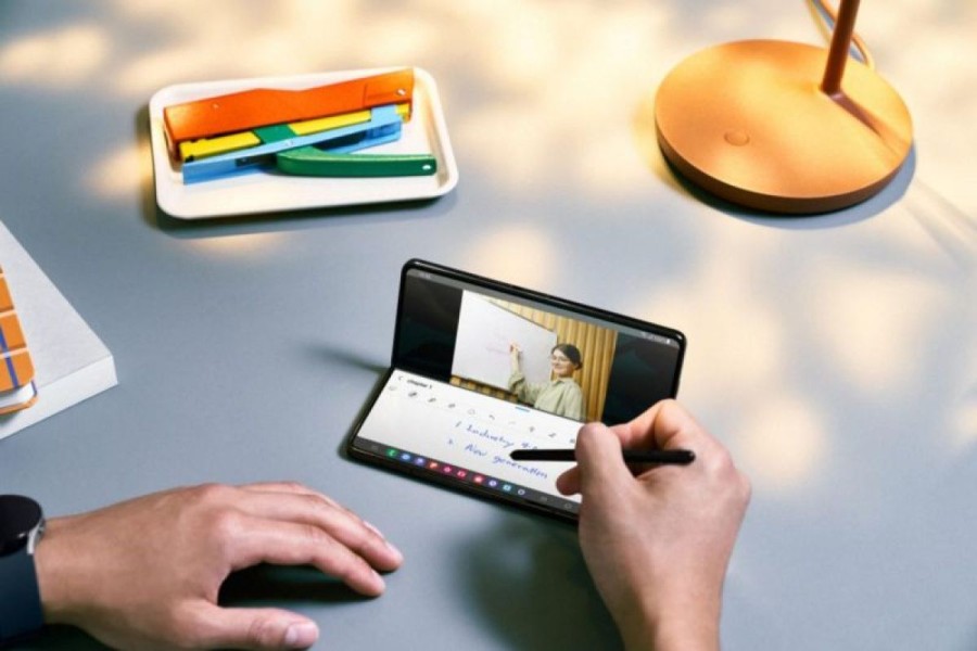 Samsung Siapkan Galaxy G Fold, Ponsel Lipat Tiga Perdana dengan Harga Rp48 Juta, Hanya Didukung Pengisian Daya 25W