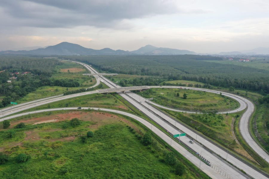 Hakaaston Bangun Desa Lewat Proyek Tol Bakter