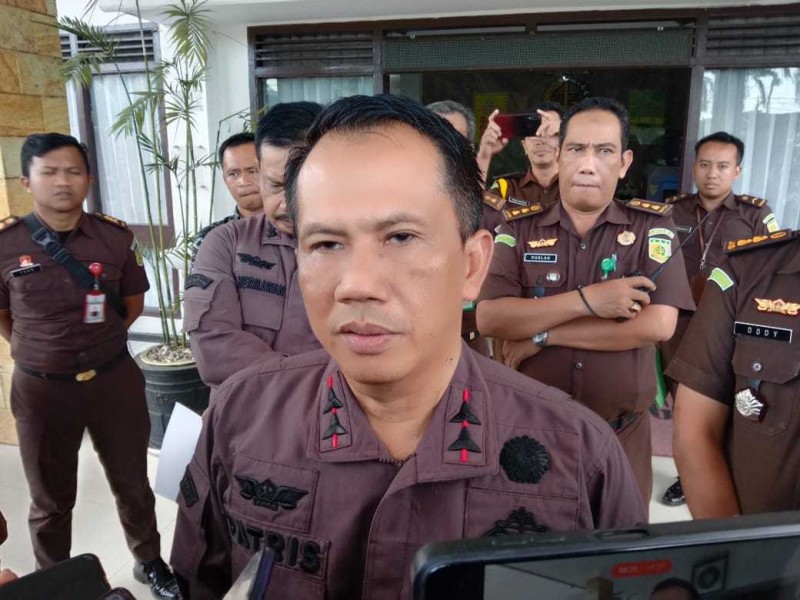Ratusan Massa Kepung Kejati Sultra, Desak Tetapkan Komisaris PT LAM Tersangka Kasus Korupsi Mandiodo