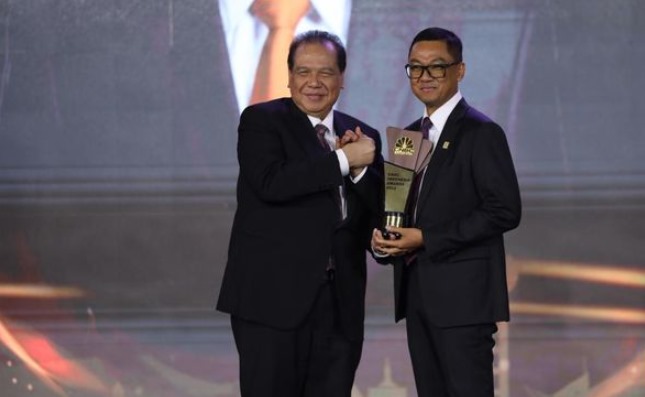 Darmawan Prasodjo Raih Predikat CEO Terbaik untuk Ketiga Kalinya, PLN Pimpin Transisi Energi Bersih