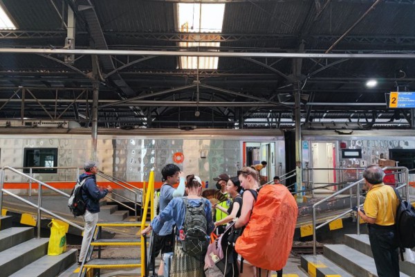 KAI Tambah Jadwal Kereta Api Yogyakarta Gambir untuk Antisipasi Lonjakan Penumpang Libur Panjang Paskah 2025