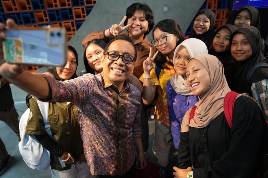 Strategi Pendidikan Nasional Menyiapkan SDM Tangguh Hadapi Tantangan Disrupsi Masa Depan