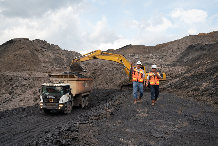 PT Indo Tambangraya Megah Tbk Raih Laba Bersih Rp 6,12 Triliun Berkat Penjualan Batubara