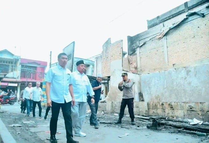 Bupati dan Pj. Bupati Batu Bara Kunjungi Korban Kebakaran di Tanjung Tiram, Sampaikan Kepedulian dan Bantuan