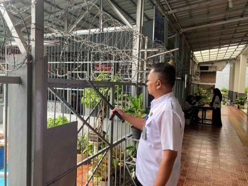 Ka KPR Rutan Banjarnegara Periksa Teralis dan Pintu Blok Hunian