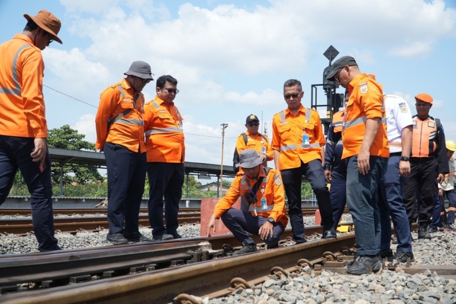 Antisipasi Cuaca Ekstrem Jelang Mudik Lebaran PT KAI Intensifkan Pengawasan Jalur